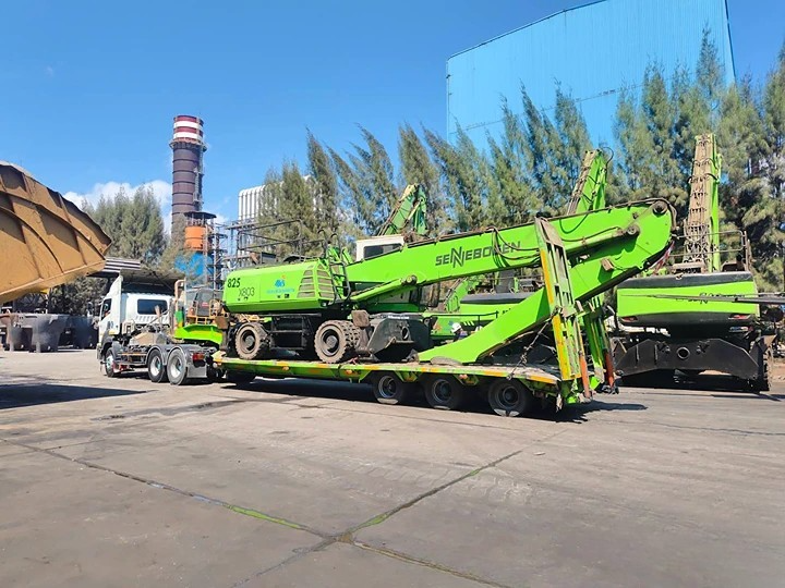 รถขนส่งบ่อวิน